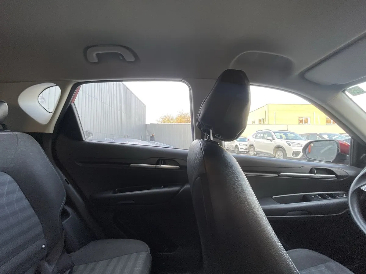 Kia Sonet 1.5 Ex 4x2 6mt 5p año 2021