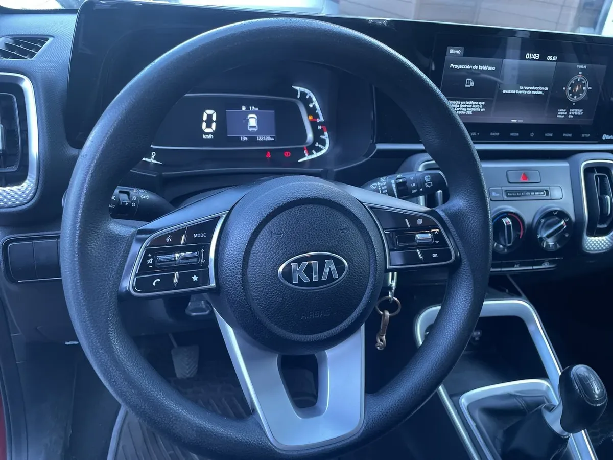 Kia Sonet 1.5 Ex 4x2 6mt 5p año 2021