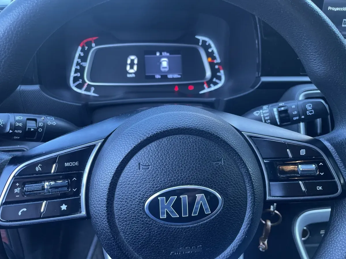 Kia Sonet 1.5 Ex 4x2 6mt 5p año 2021