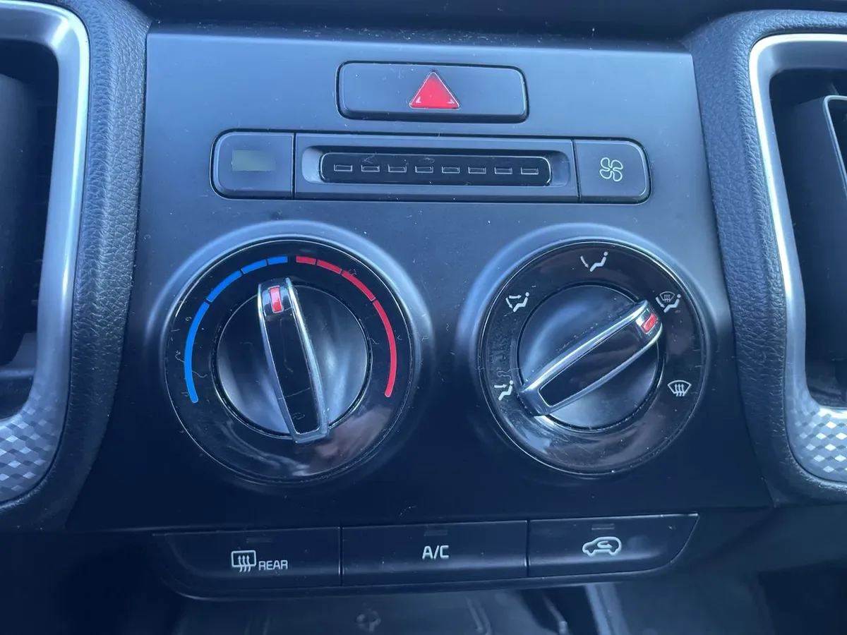 Kia Sonet 1.5 Ex 4x2 6mt 5p año 2021