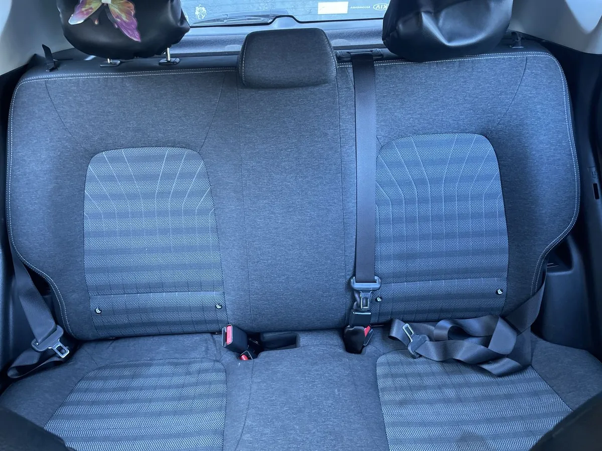 Kia Sonet 1.5 Ex 4x2 6mt 5p año 2021