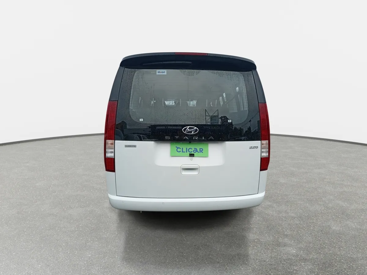 Hyundai Staria 2.2 Us4 Mb Crdi Diesel 2wd 9p At 5p año 2023