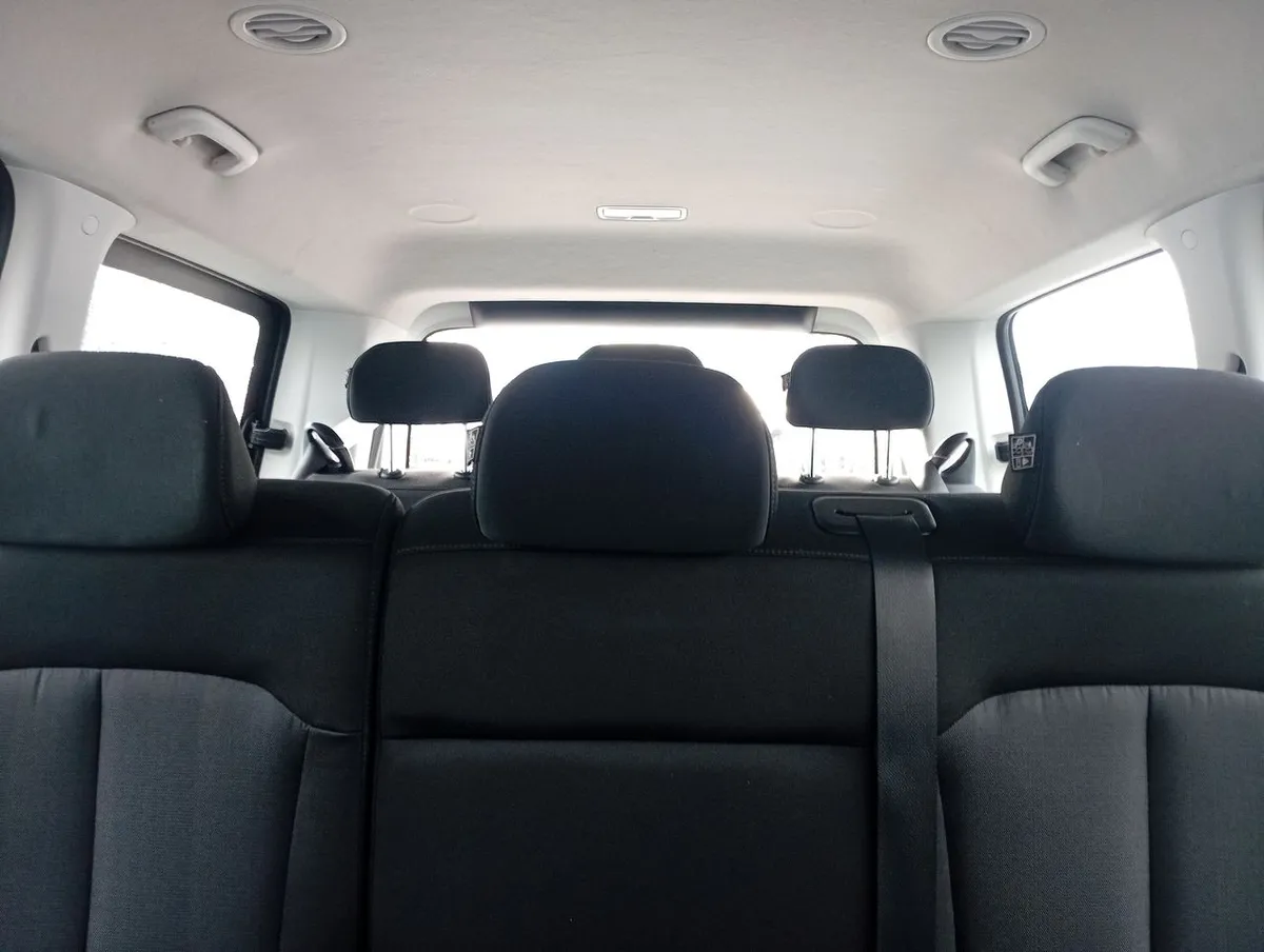 Hyundai Staria 2.2 Us4 Mb Crdi Diesel 2wd 9p At 5p año 2023