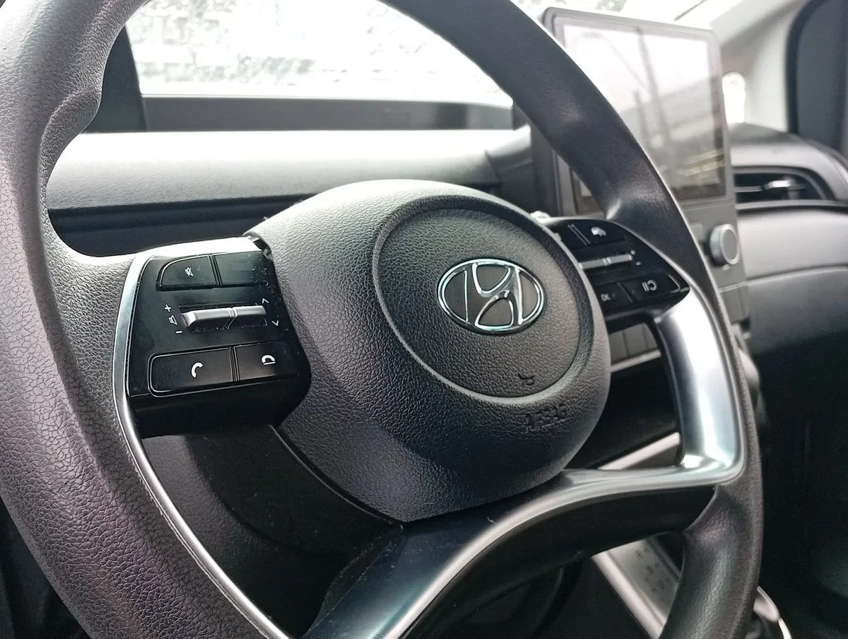 Hyundai Staria 2.2 Us4 Mb Crdi Diesel 2wd 9p At 5p año 2023