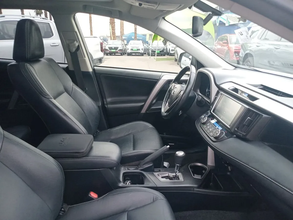 Toyota Rav 4 2.5 Adventure 4x4 At 5p año 2019