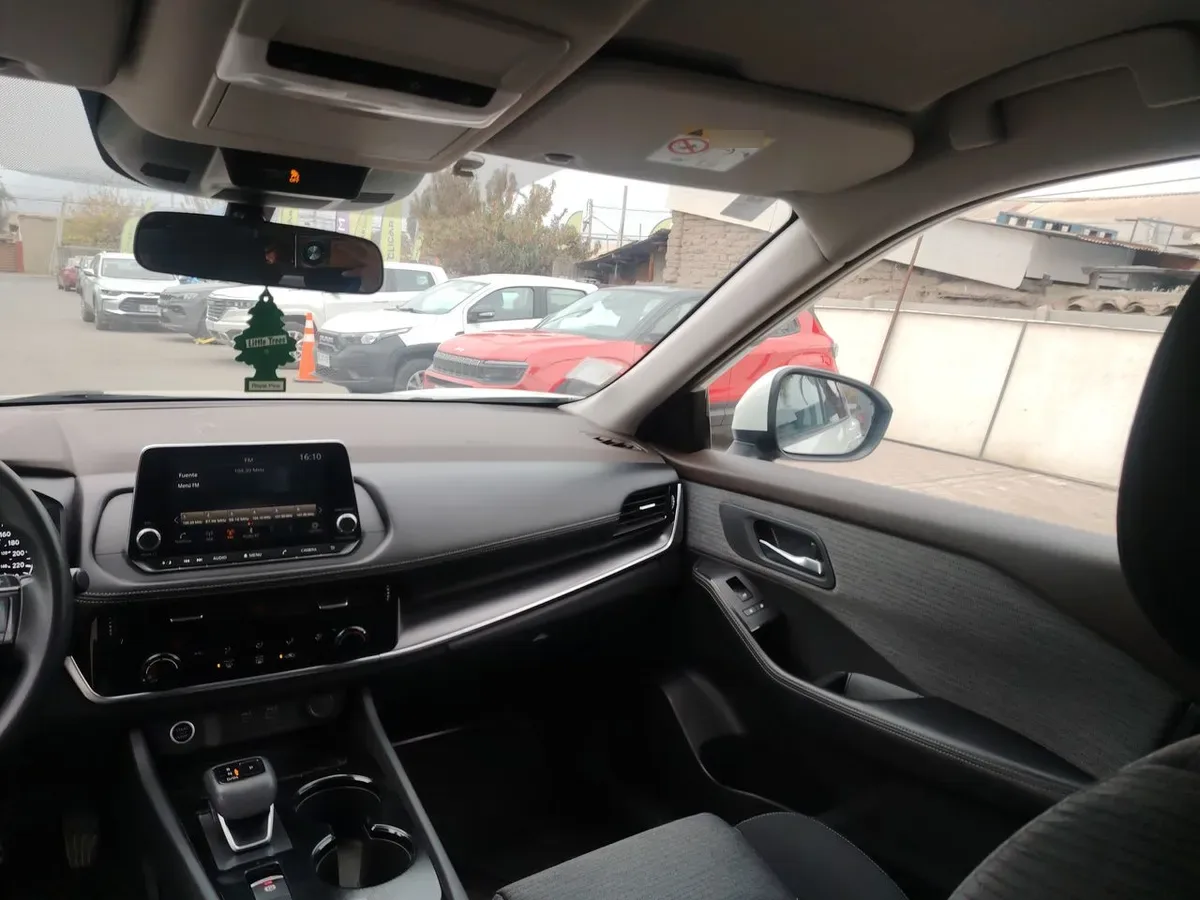 Nissan X-Trail 2.5 Sense Mc 4x2 2row Cvt At 5p año 2023