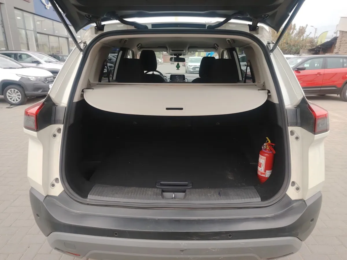 Nissan X-Trail 2.5 Sense Mc 4x2 2row Cvt At 5p año 2023