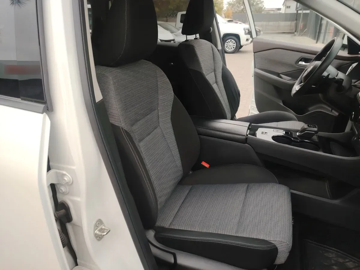 Nissan X-Trail 2.5 Sense Mc 4x2 2row Cvt At 5p año 2023