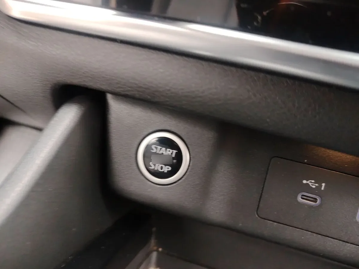 Nissan X-Trail 2.5 Sense Mc 4x2 2row Cvt At 5p año 2023