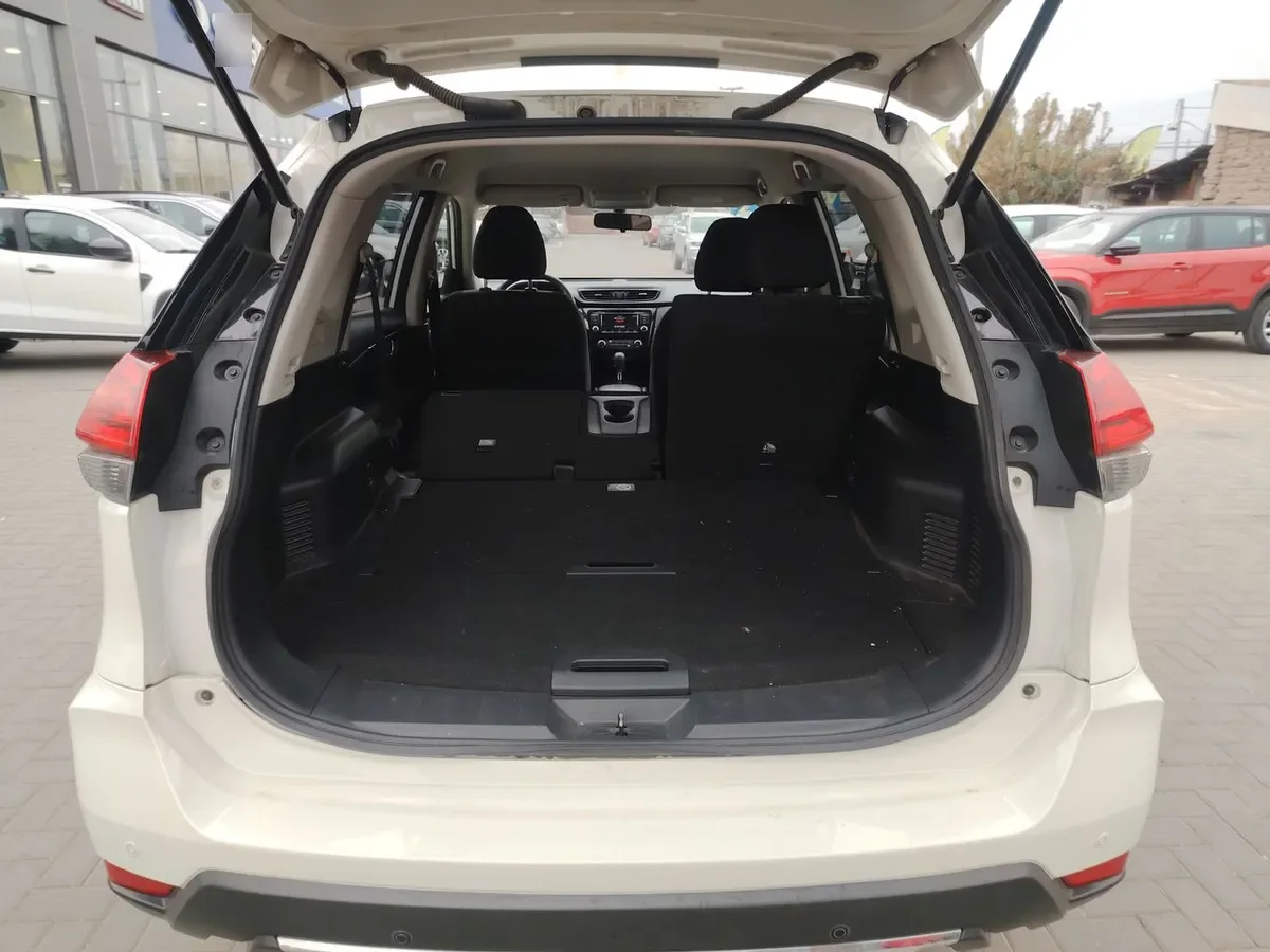 Nissan X-Trail 2.5 Sense Mc 4x2 Cvt At 5p año 2022