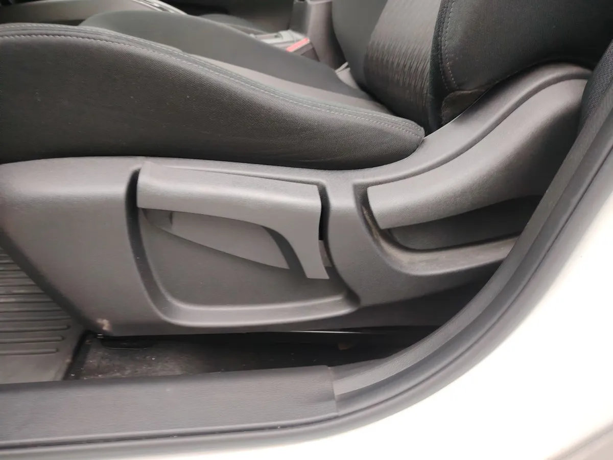 Nissan X-Trail 2.5 Sense Mc 4x2 Cvt At 5p año 2022