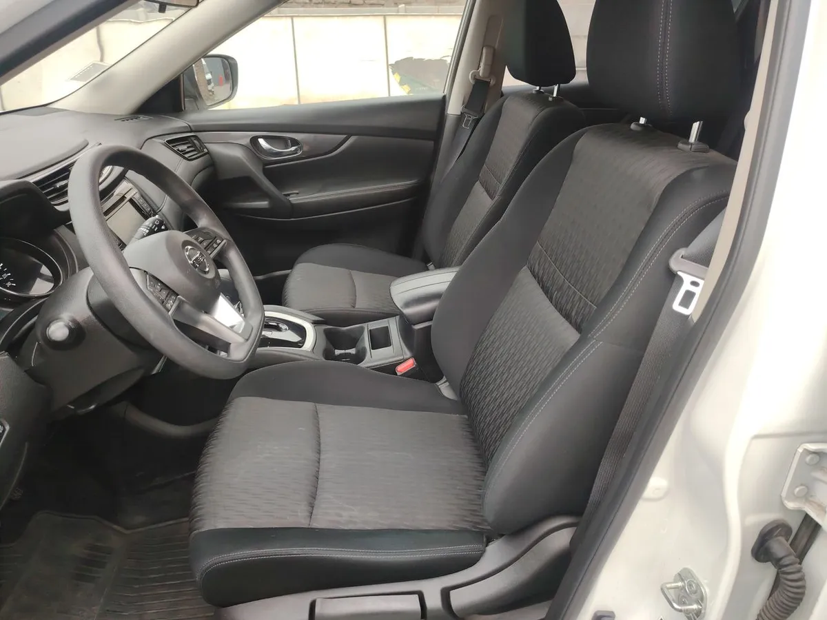 Nissan X-Trail 2.5 Sense Mc 4x2 Cvt At 5p año 2022