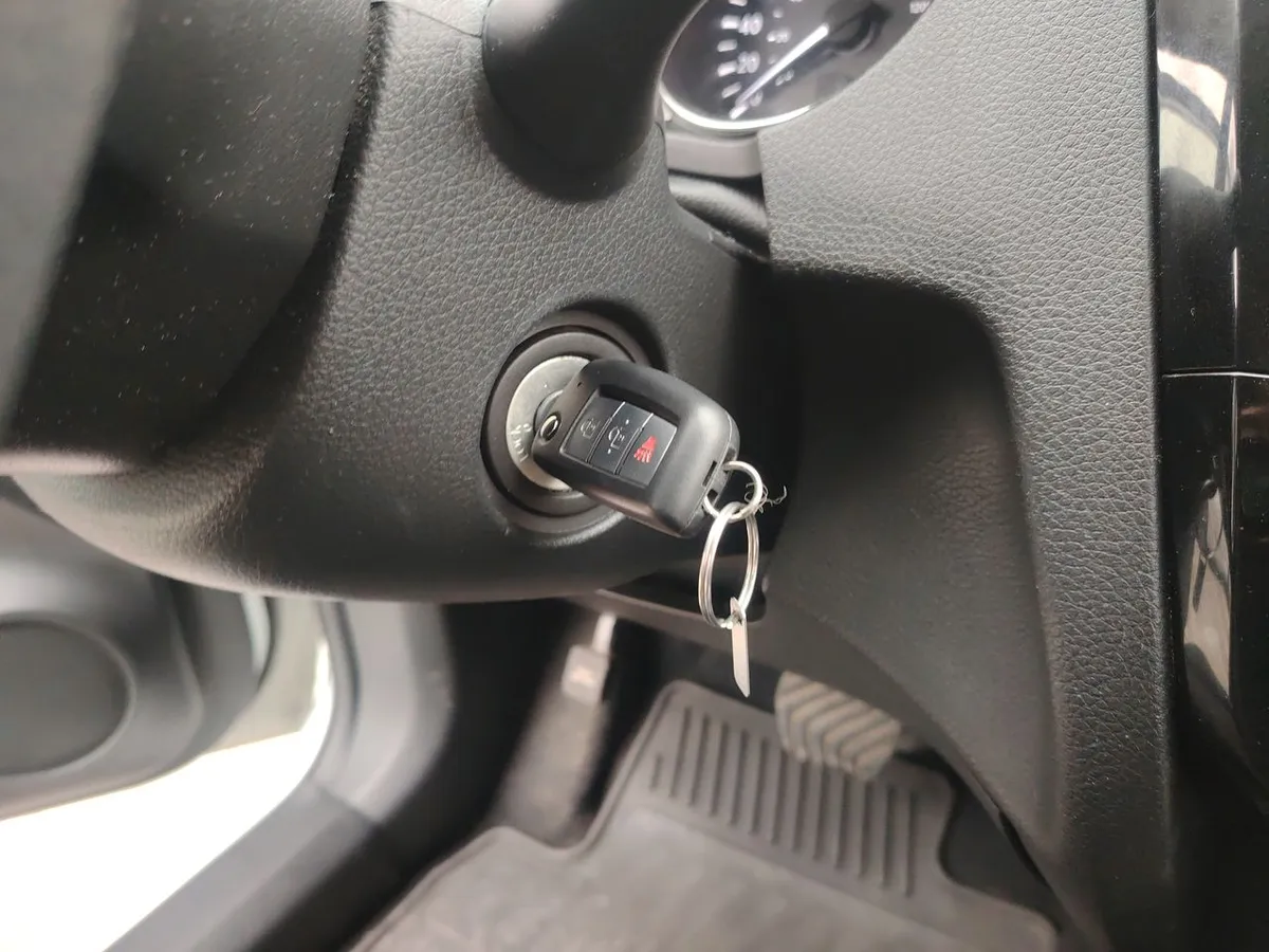 Nissan X-Trail 2.5 Sense Mc 4x2 Cvt At 5p año 2022