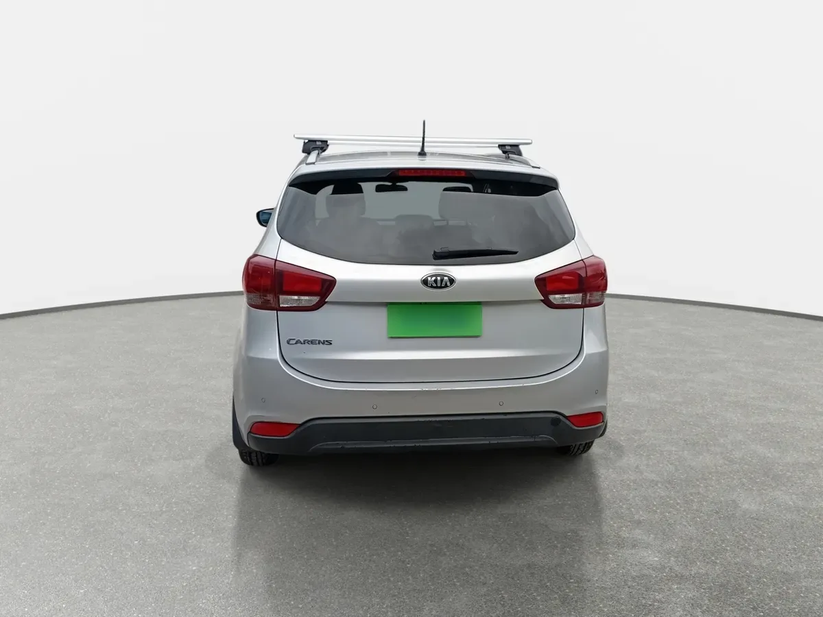Kia Carens 2.0 Ex Full 4x2 6at 5p año 2018