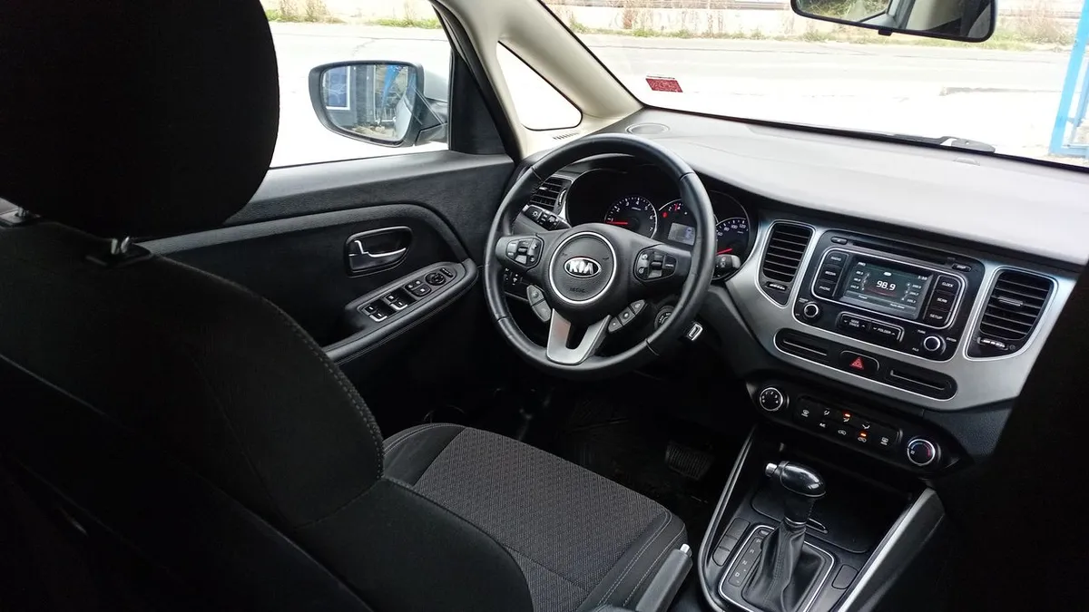 Kia Carens 2.0 Ex Full 4x2 6at 5p año 2018