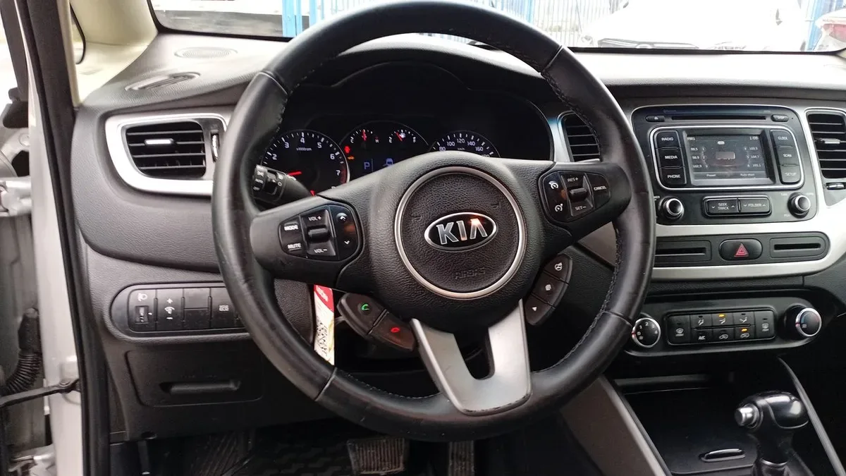 Kia Carens 2.0 Ex Full 4x2 6at 5p año 2018