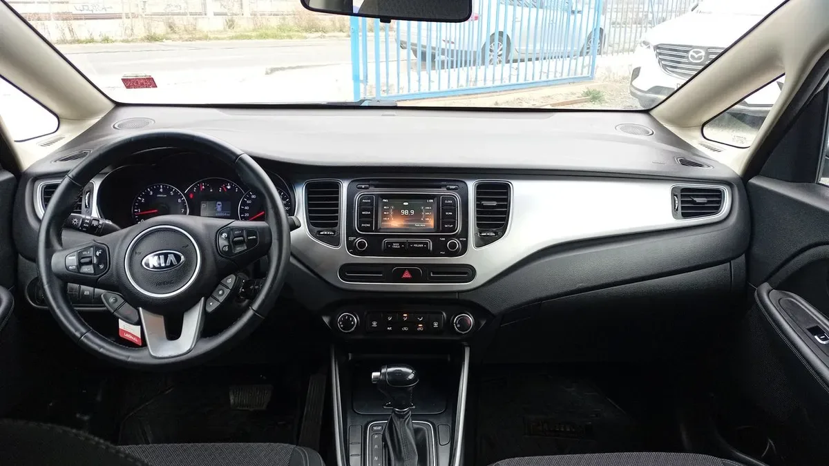 Kia Carens 2.0 Ex Full 4x2 6at 5p año 2018