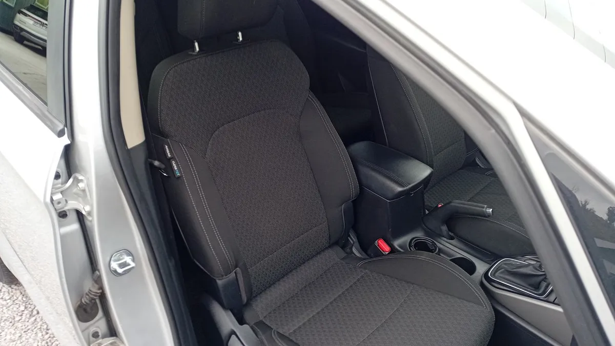 Kia Carens 2.0 Ex Full 4x2 6at 5p año 2018