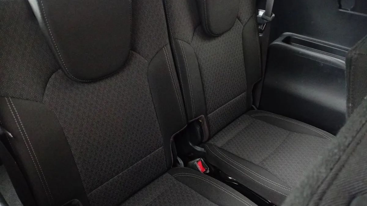 Kia Carens 2.0 Ex Full 4x2 6at 5p año 2018