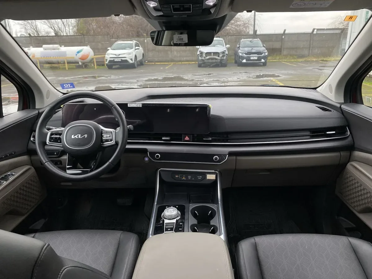 Kia Carnival 3.5 Ex Ltd 4x2 8at 5p año 2025