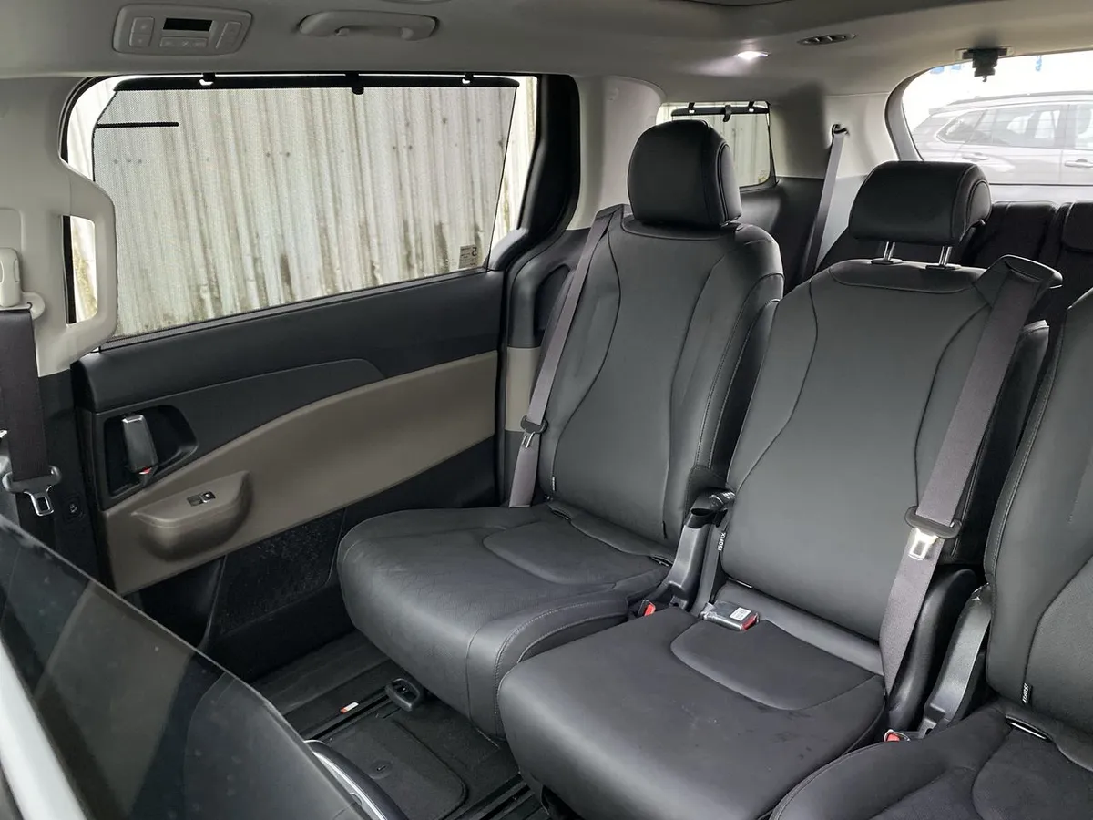 Kia Carnival 3.5 Ex Ltd 4x2 8at 5p año 2025