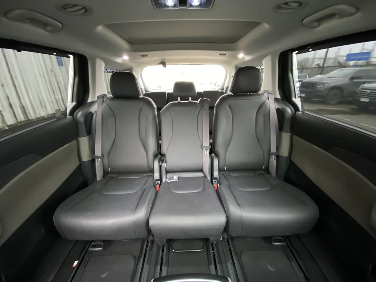 Kia Carnival 3.5 Ex Ltd 4x2 8at 5p año 2025