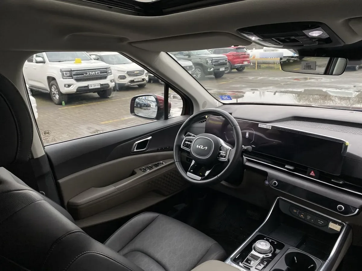 Kia Carnival 3.5 Ex Ltd 4x2 8at 5p año 2025