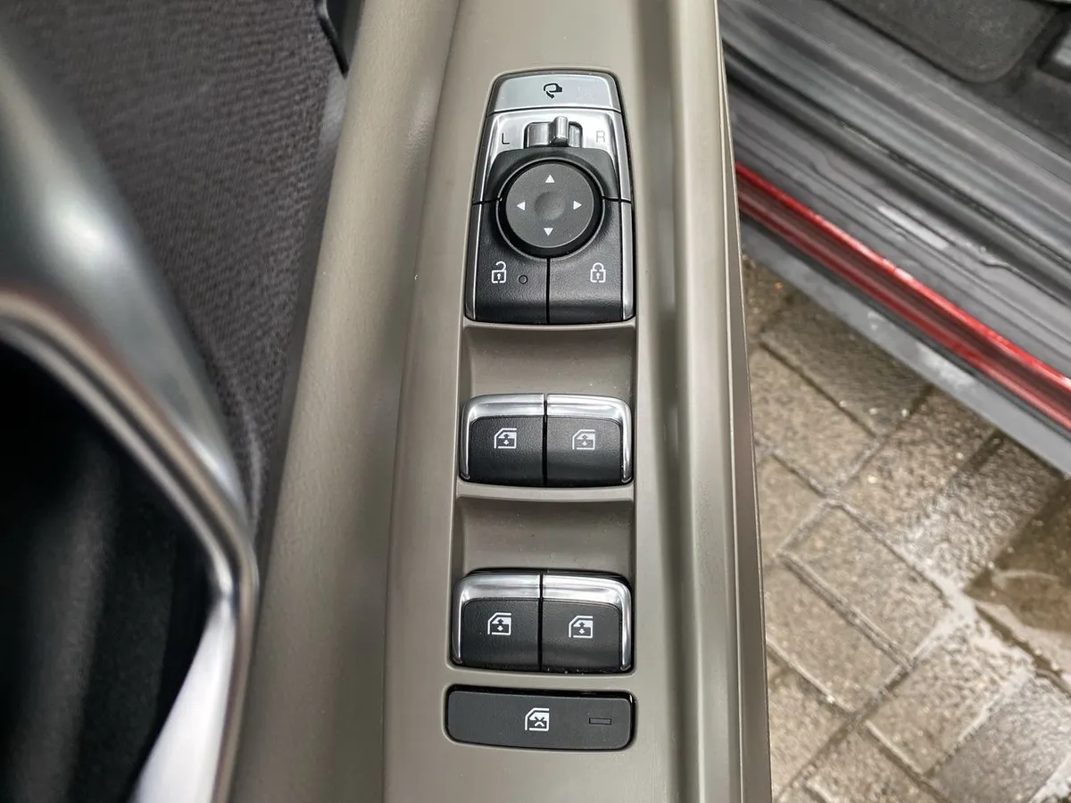 Kia Carnival 3.5 Ex Ltd 4x2 8at 5p año 2025