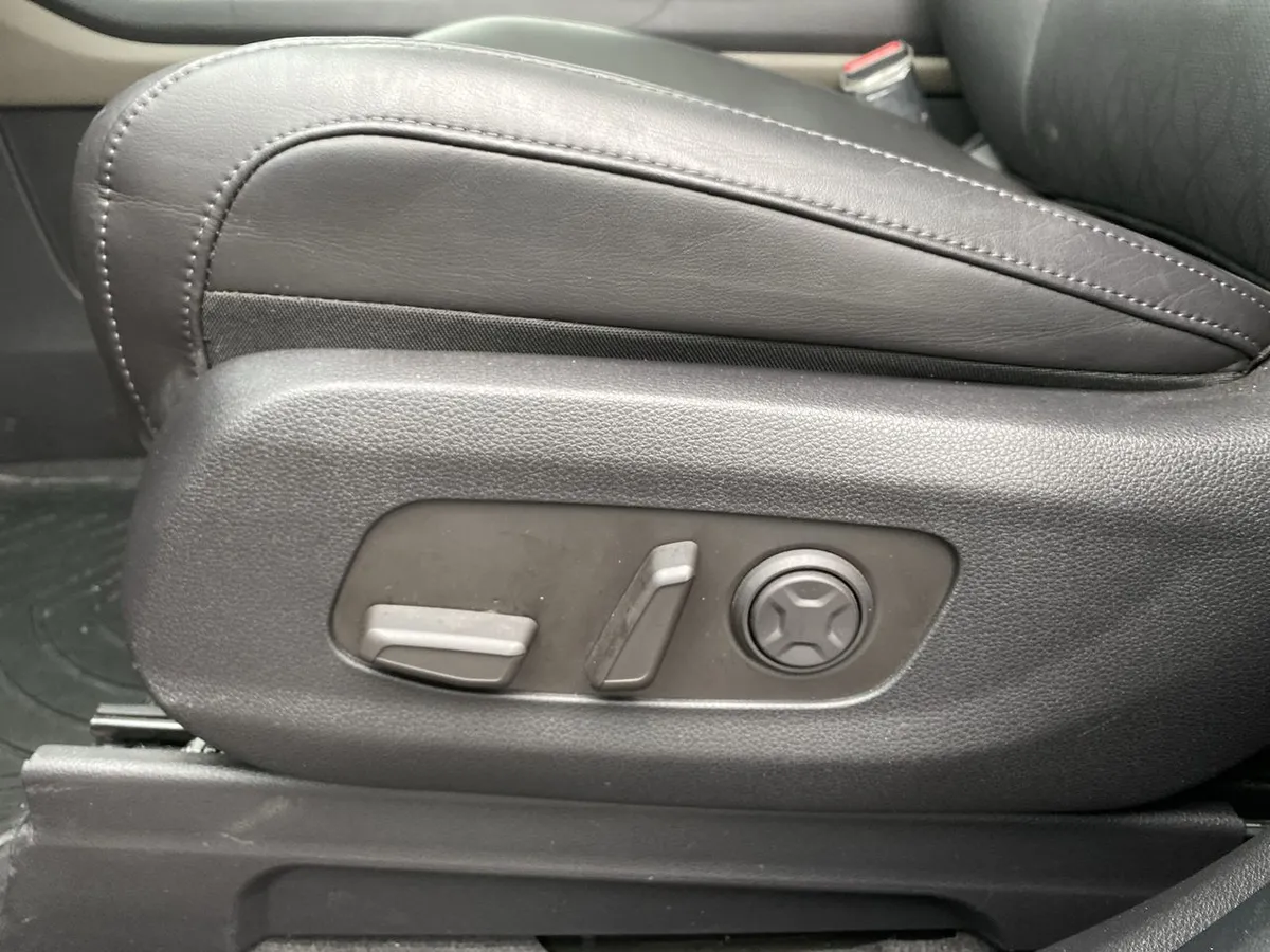 Kia Carnival 3.5 Ex Ltd 4x2 8at 5p año 2025