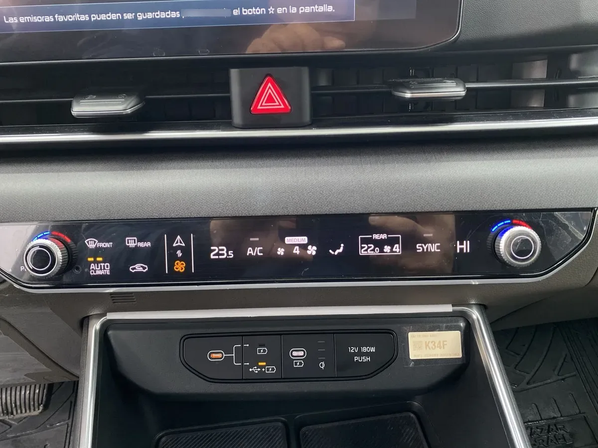 Kia Carnival 3.5 Ex Ltd 4x2 8at 5p año 2025