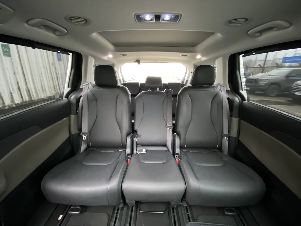 Kia Carnival 3.5 Ex Ltd 4x2 8at 5p año 2025