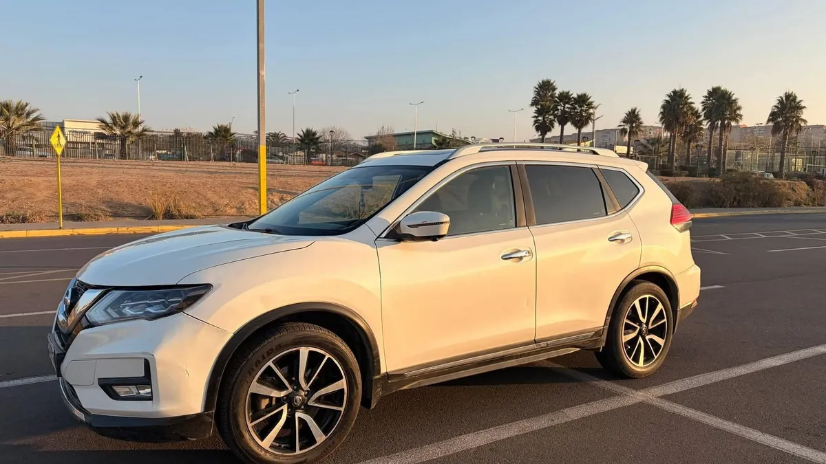 Nissan X-Trail 2.5 Exclusive Cvt At 4x4 año 2018