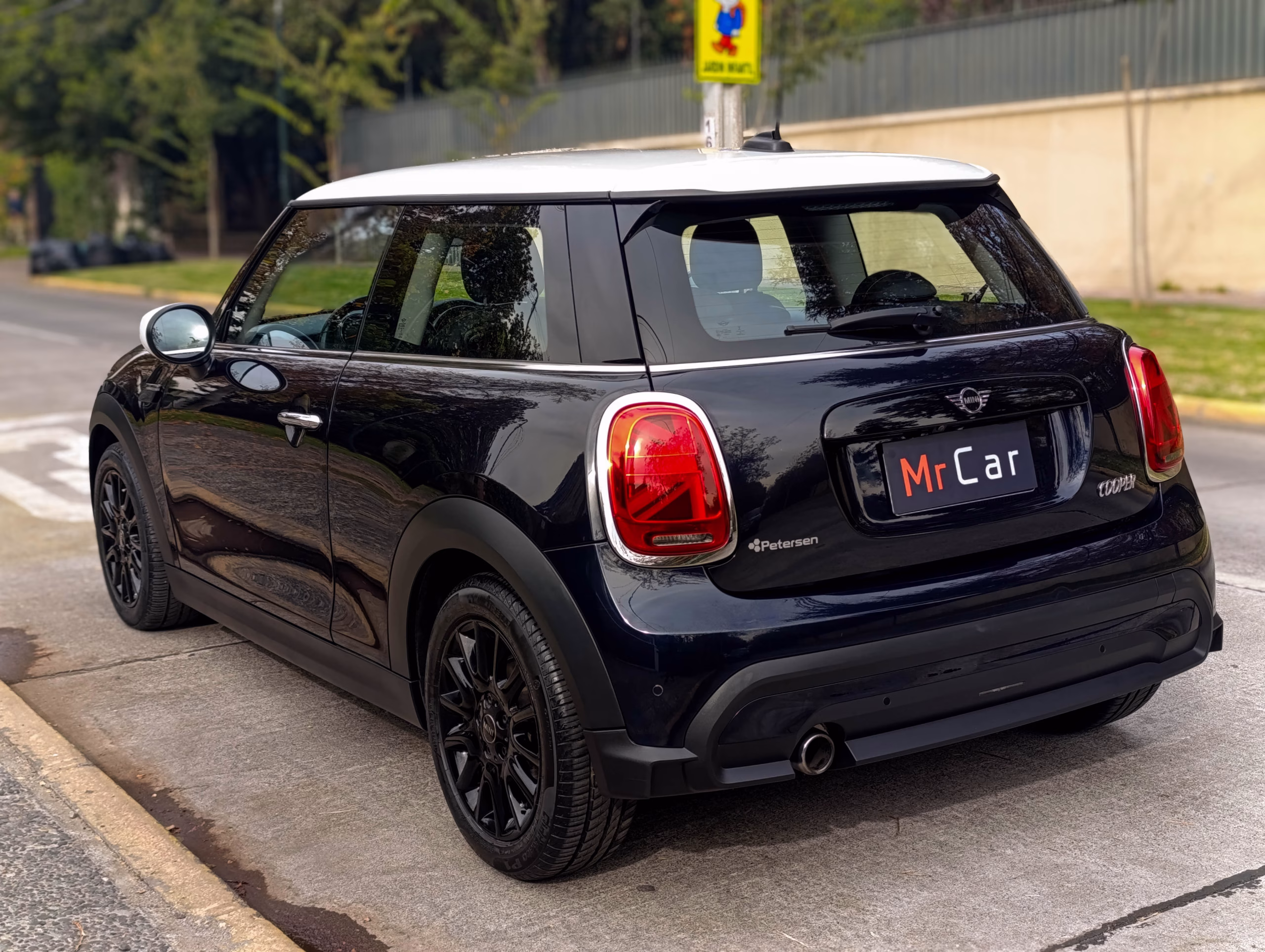 Mini Cooper Essential año 2023