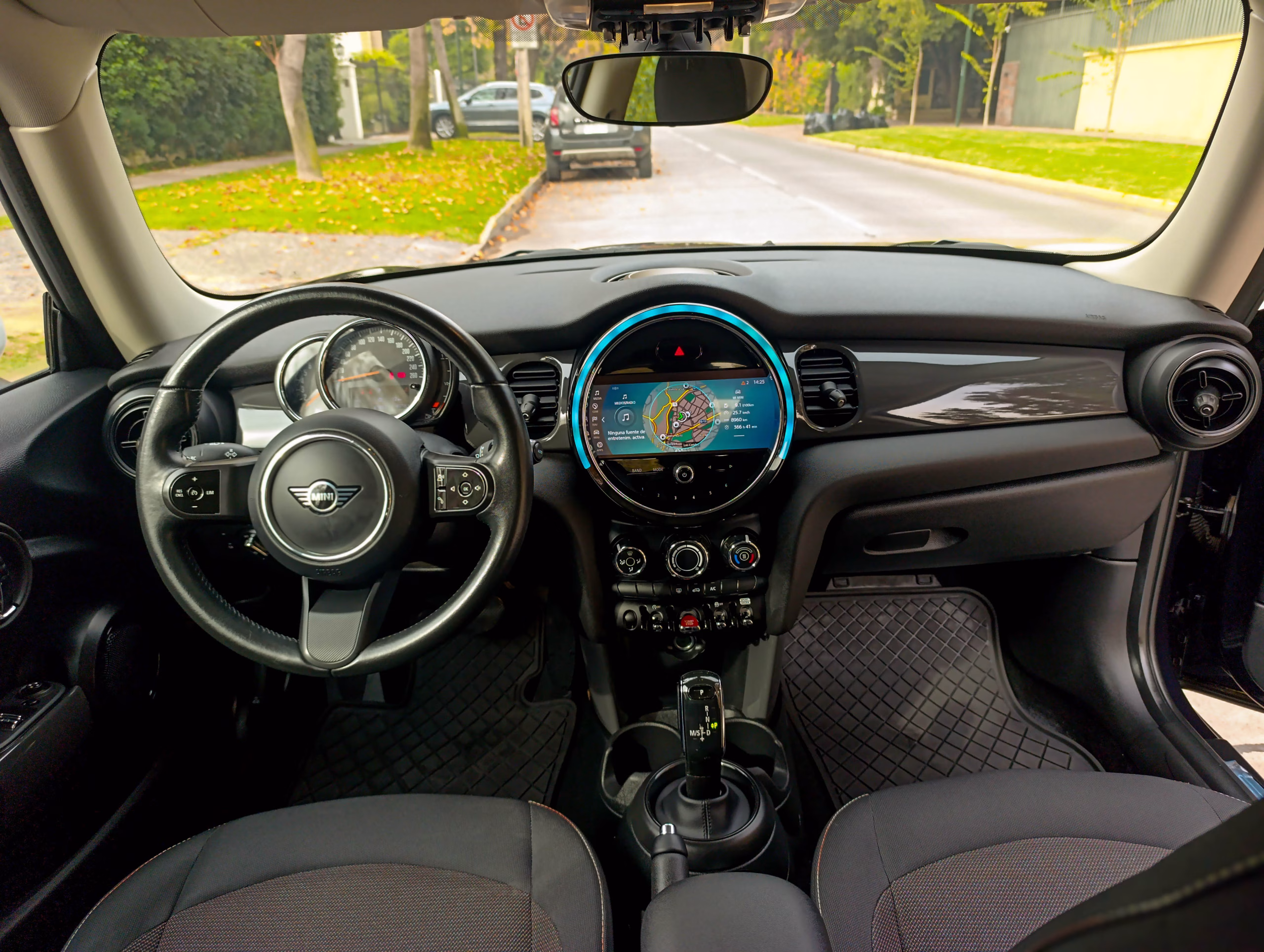Mini Cooper Essential año 2023