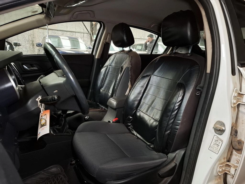 Dongfeng A30 Elegant año 2018