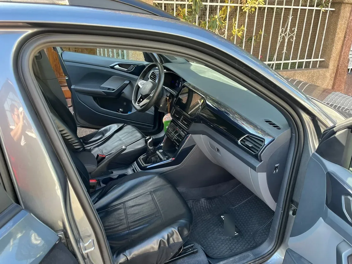 Volkswagen T-cross 1.0 Tsi Comfortline Mt año 2024