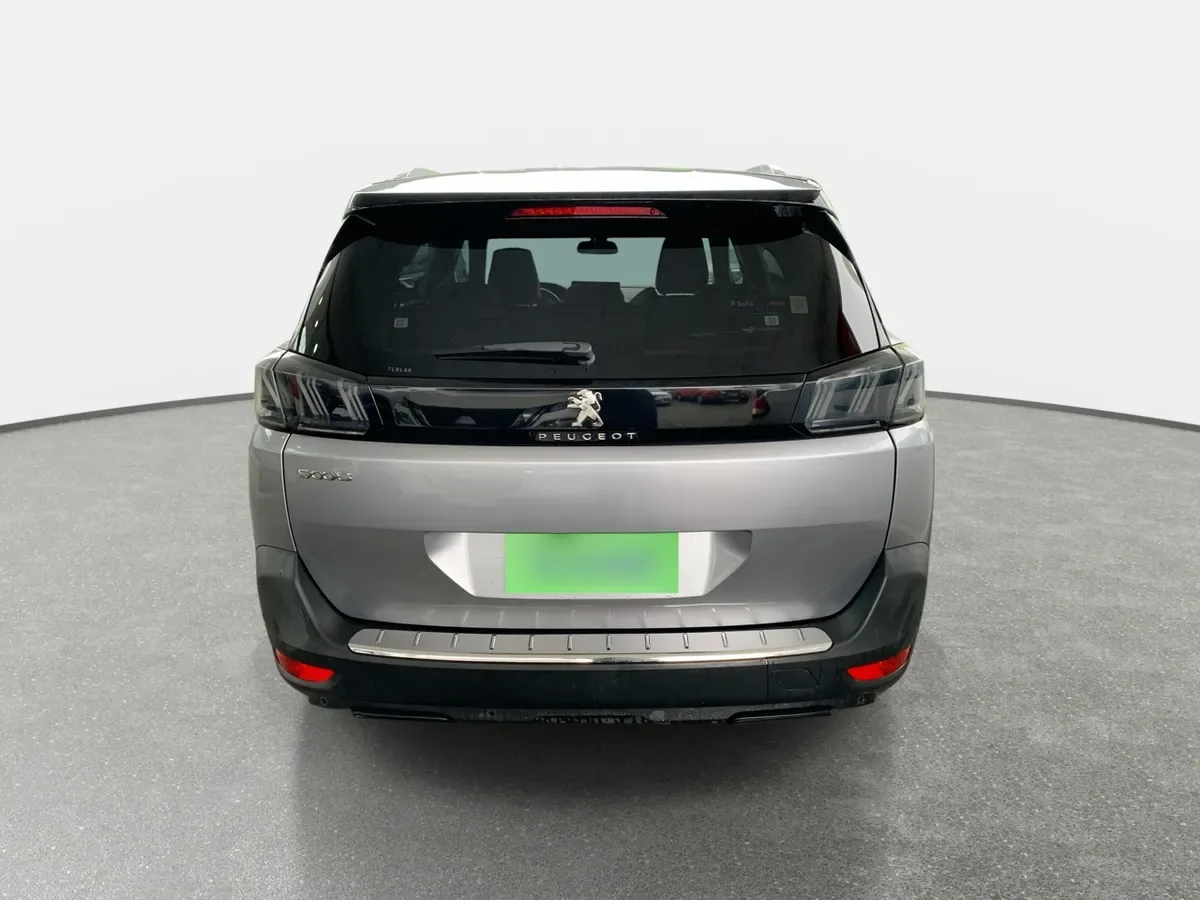 Peugeot 5008 1.5 Allure Pack Bluehdi 130 4x2 Eat8 5p año 2024