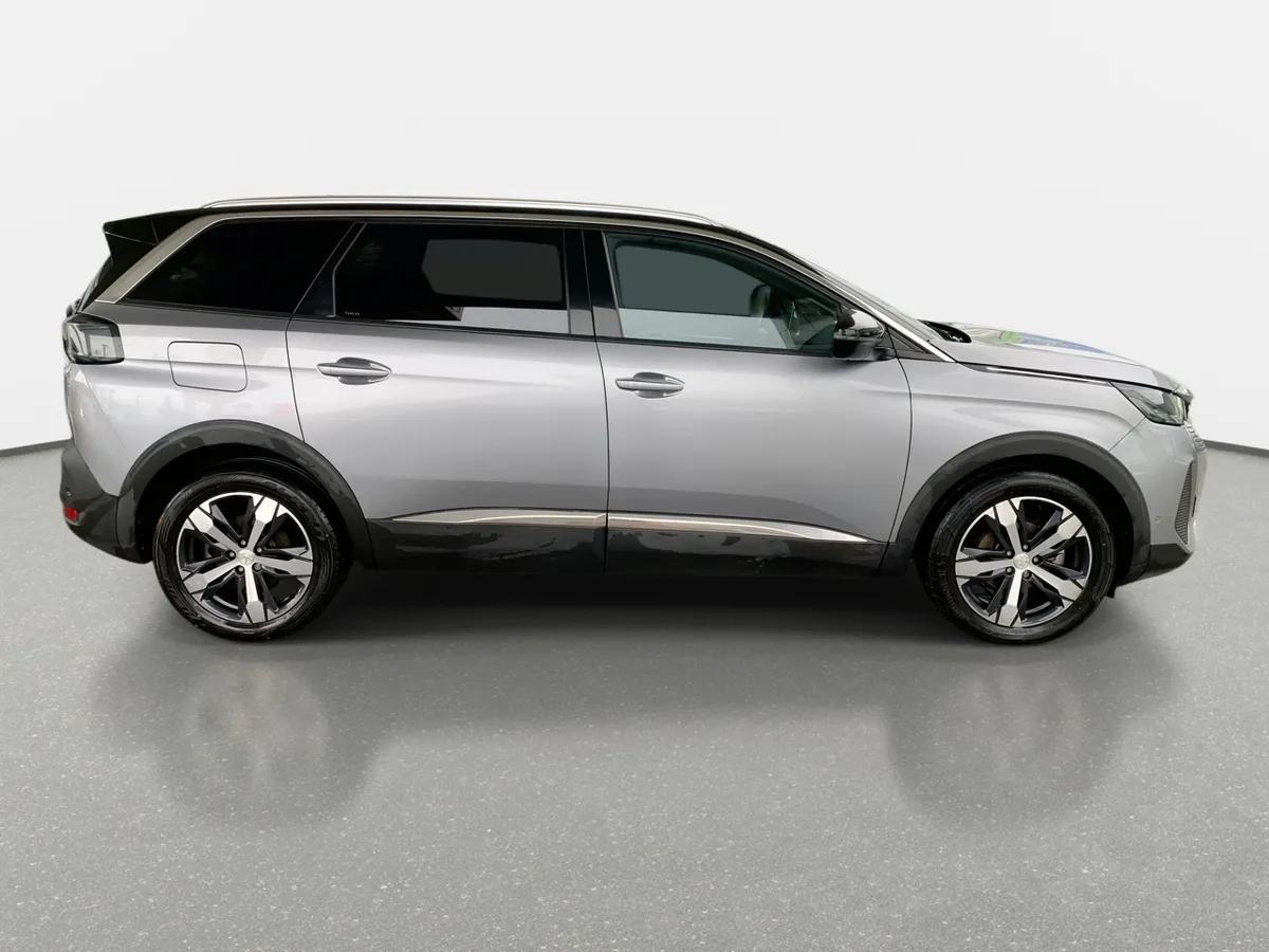 Peugeot 5008 1.5 Allure Pack Bluehdi 130 4x2 Eat8 5p año 2024