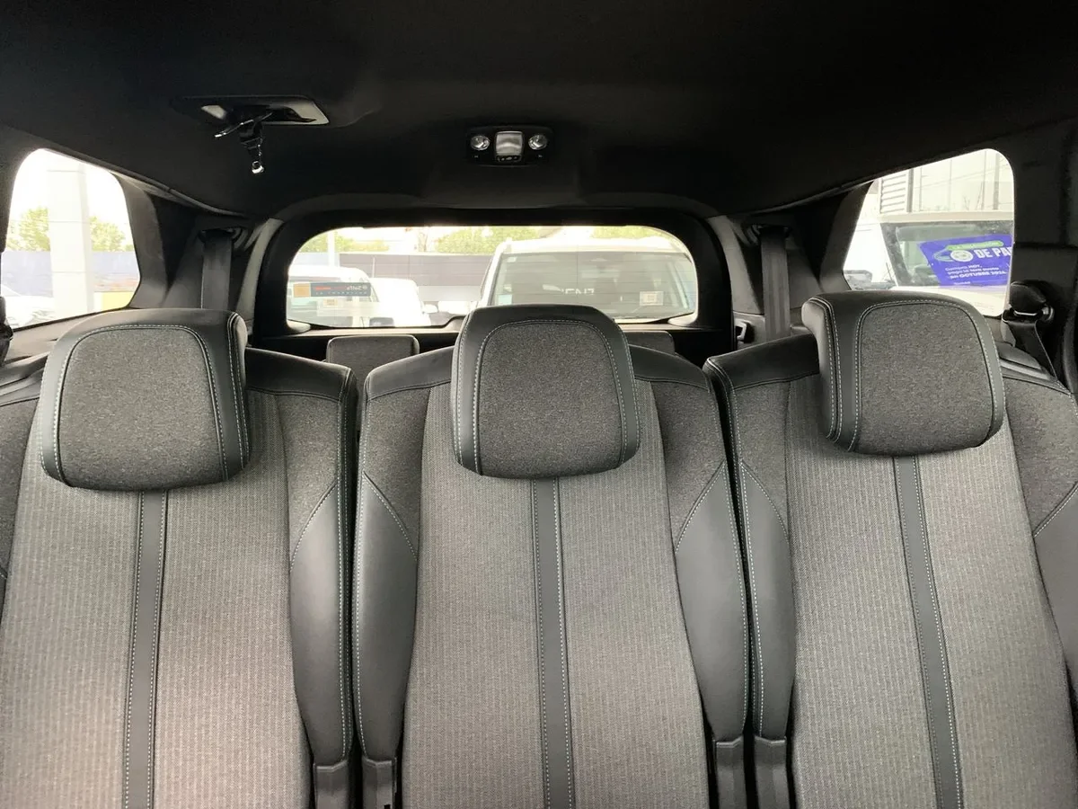 Peugeot 5008 1.5 Allure Pack Bluehdi 130 4x2 Eat8 5p año 2024