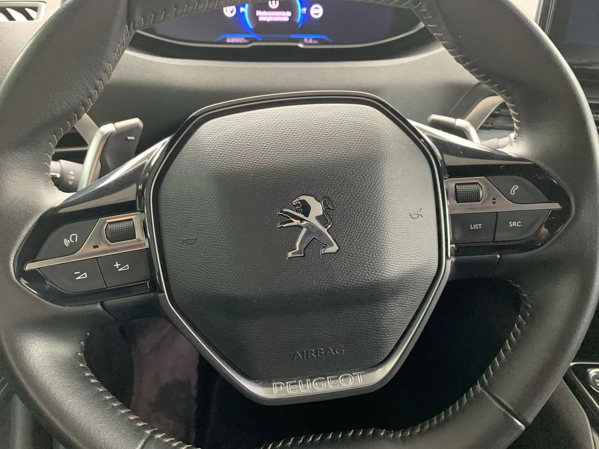 Peugeot 5008 1.5 Allure Pack Bluehdi 130 4x2 Eat8 5p año 2024