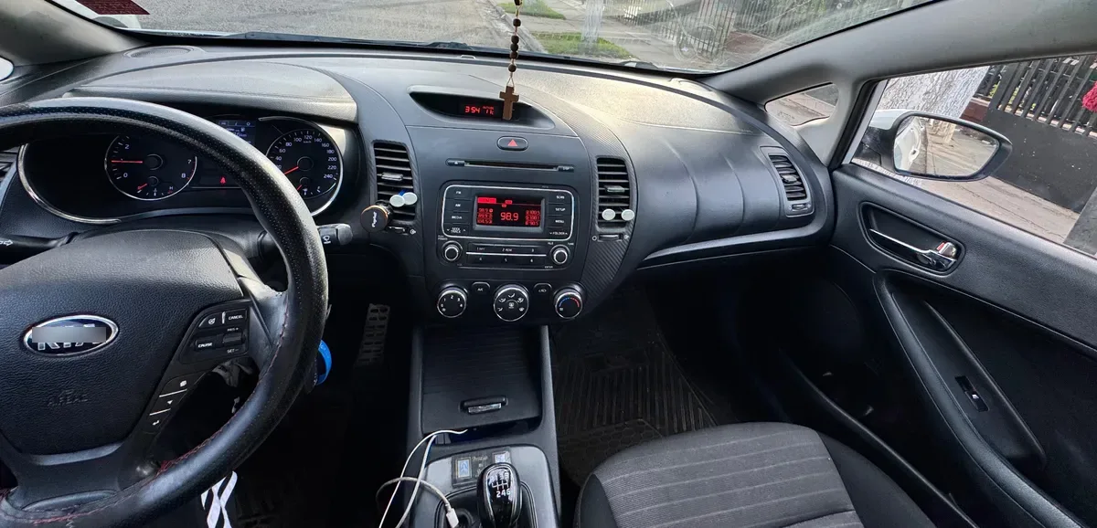 KIA MOTORS CERATO 1.6 Sx Ac Dab Abs Eurov Mt año 2015