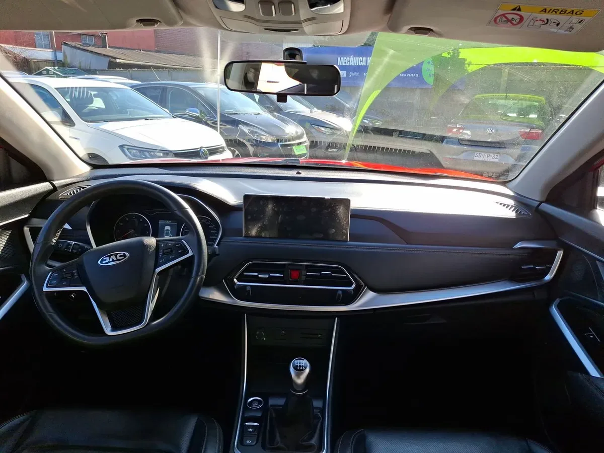 JAC Js8 1.5 Luxury Se 4x2 6mt 5p año 2023