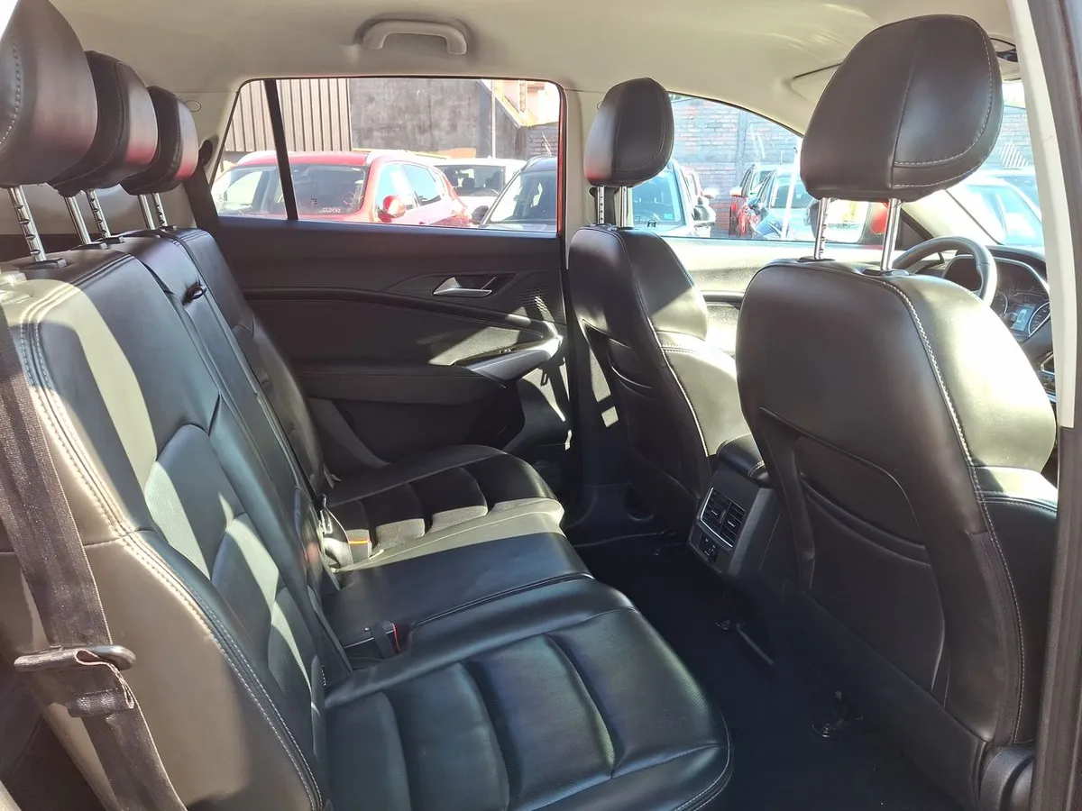 JAC Js8 1.5 Luxury Se 4x2 6mt 5p año 2023