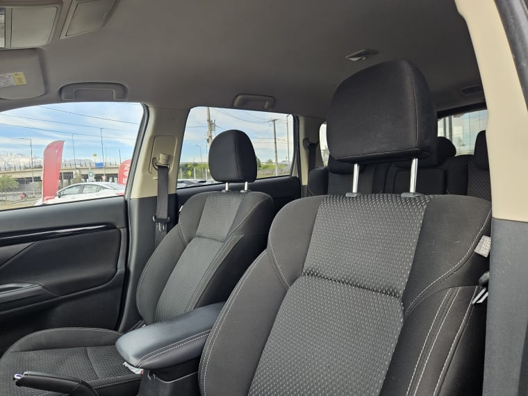 Mitsubishi Outlander Glx At 4x2 2.0 año 2023