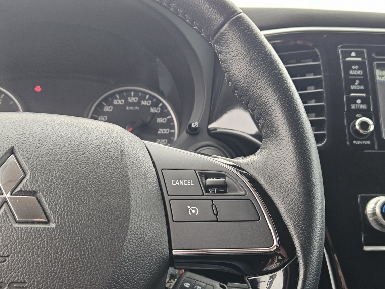 Mitsubishi Outlander Glx At 4x2 2.0 año 2023