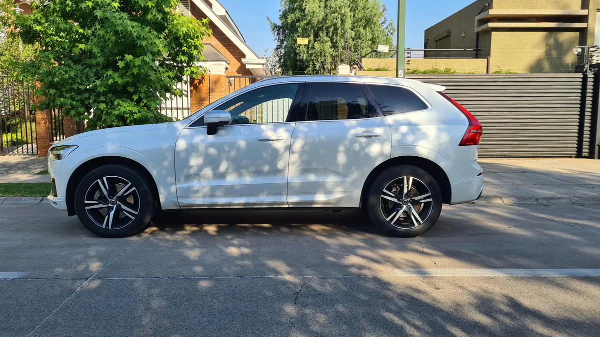 VOLVO XC60 2.0 T6 R-Design At 4x4 año 2019