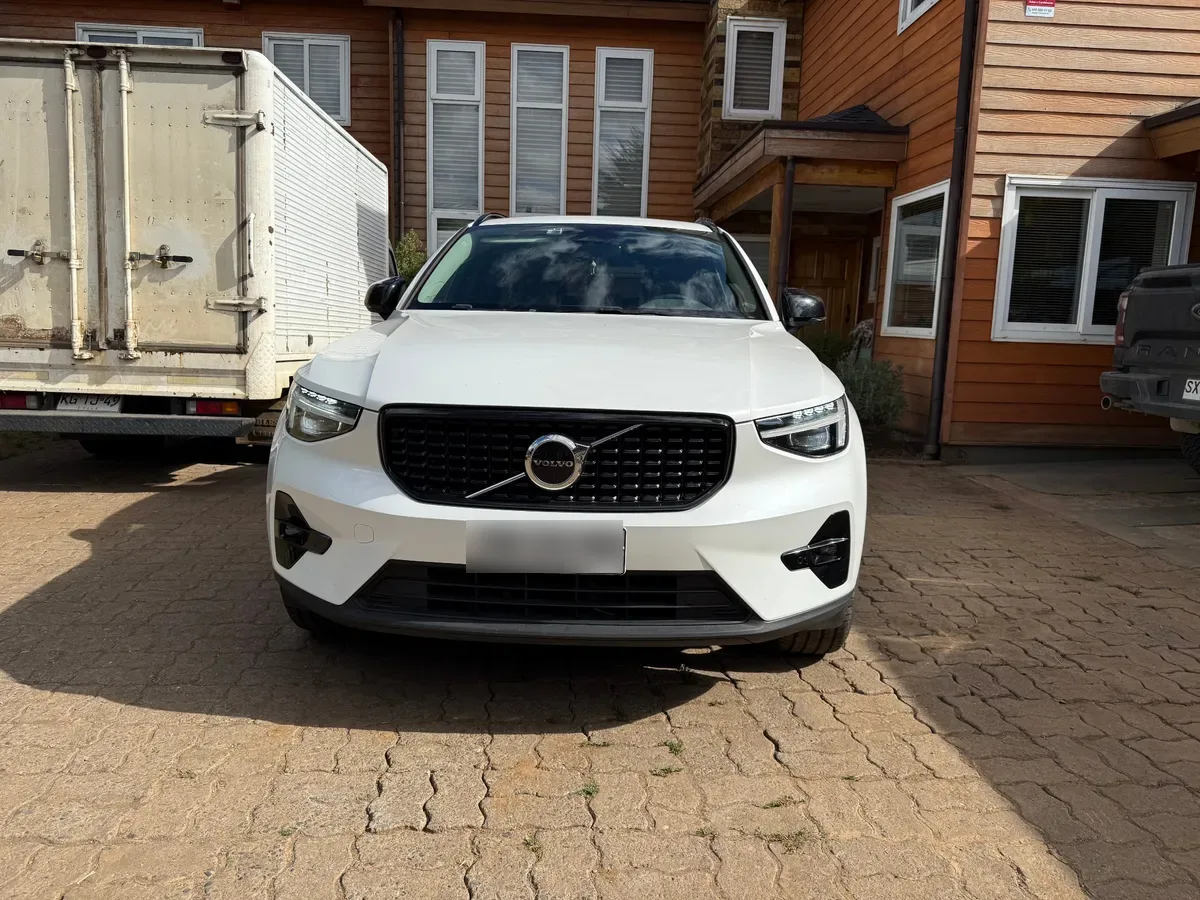 VOLVO XC40 2.0 B5 Ultimate At 4x4 año 2024