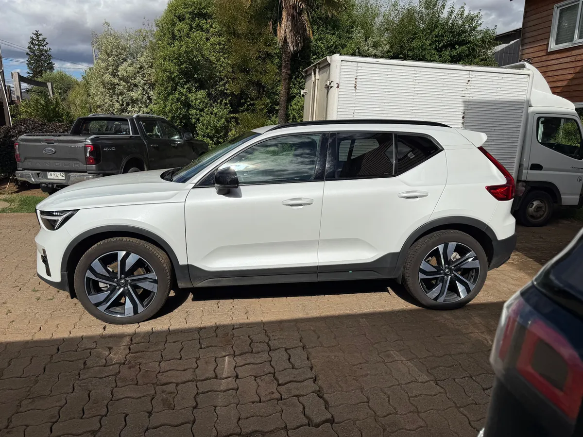 VOLVO XC40 2.0 B5 Ultimate At 4x4 año 2024
