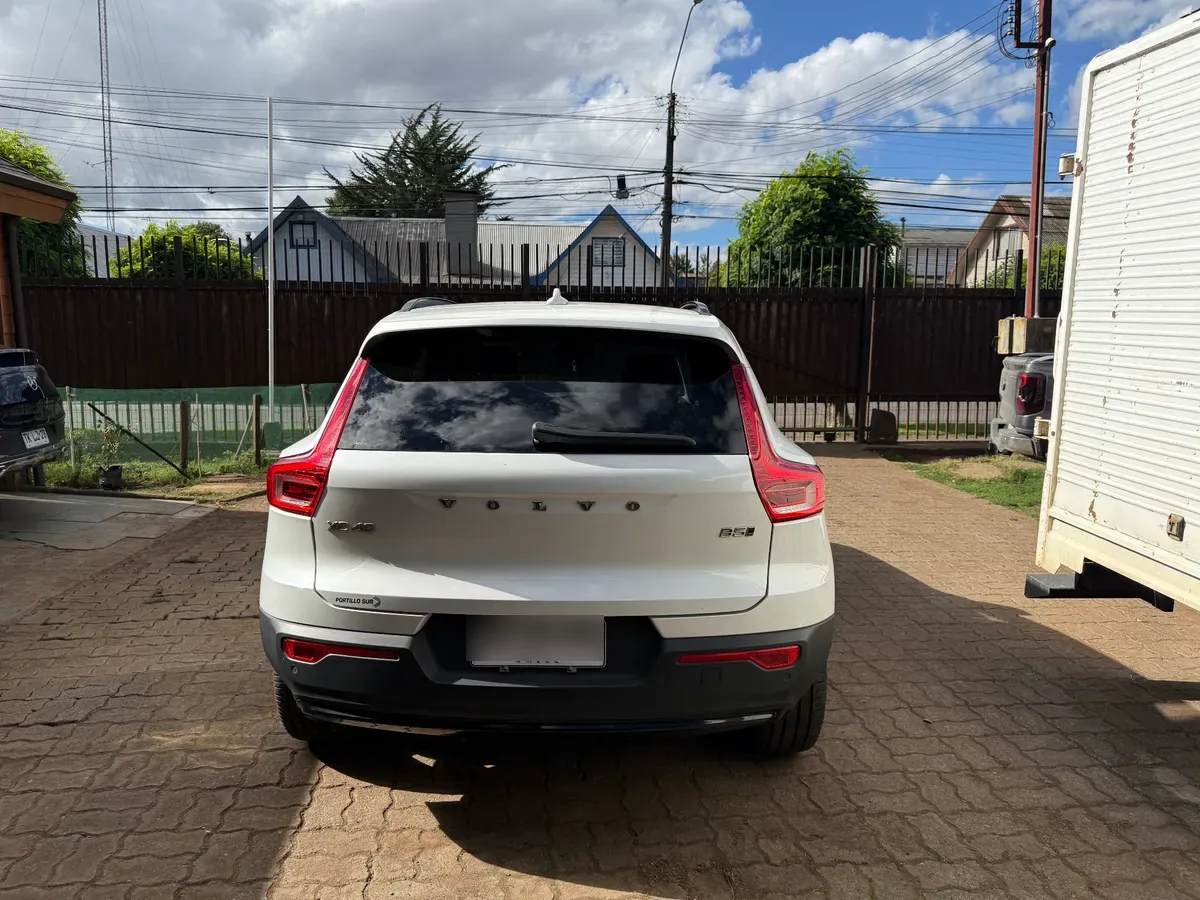 VOLVO XC40 2.0 B5 Ultimate At 4x4 año 2024