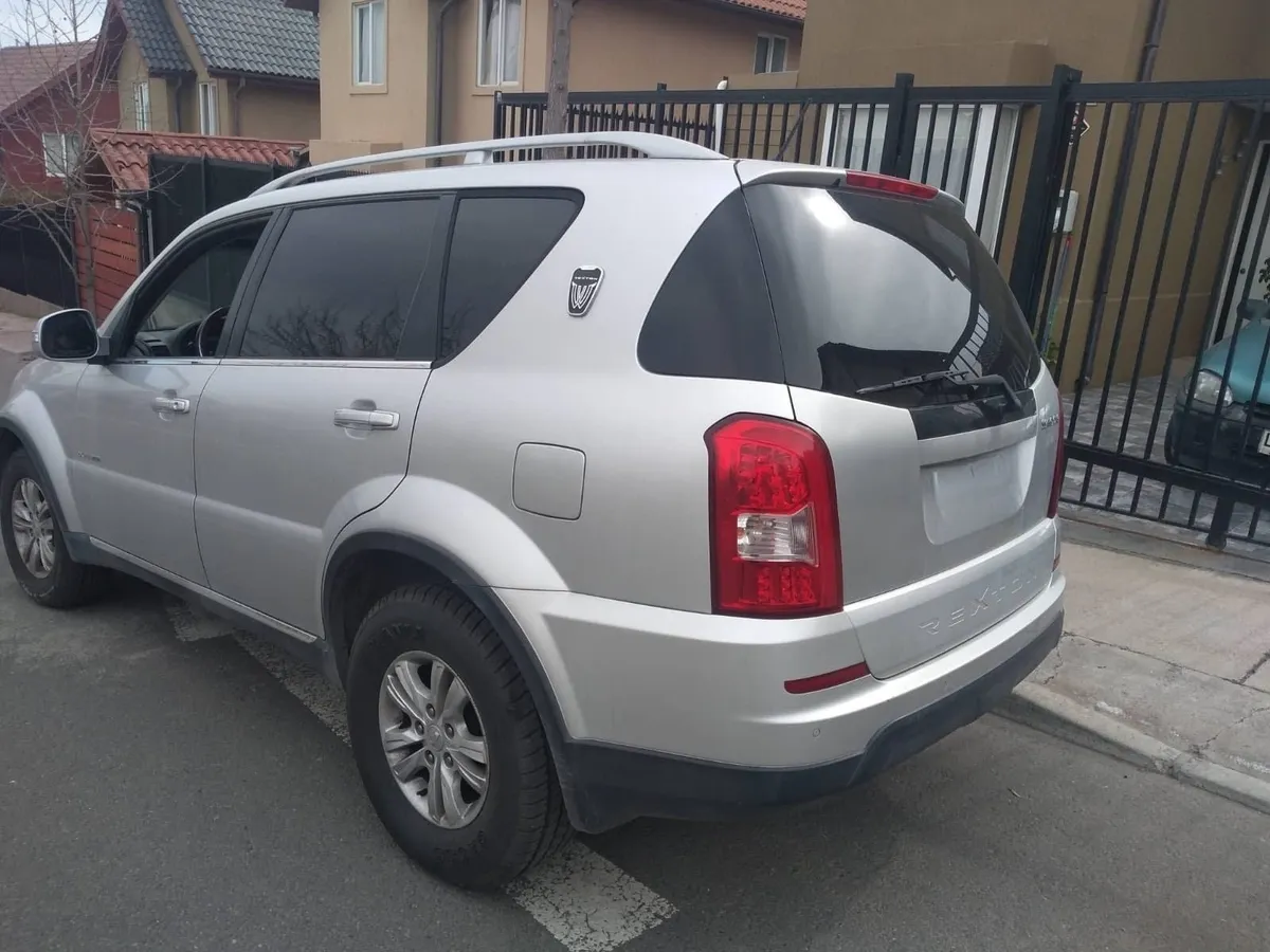 SSANGYONG REXTON 2.0 Mt Diesel año 2013